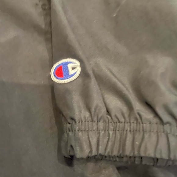 ￼GEORGIA BULLDOGS CHAMPION HOODED WINDBREAKER - Picture 5 of 6